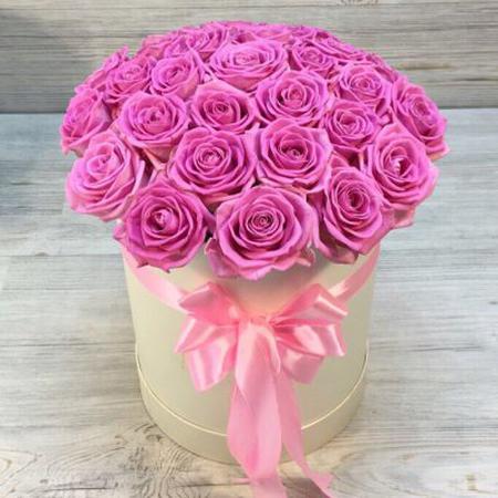 Розовые розы "Аква" в коробке